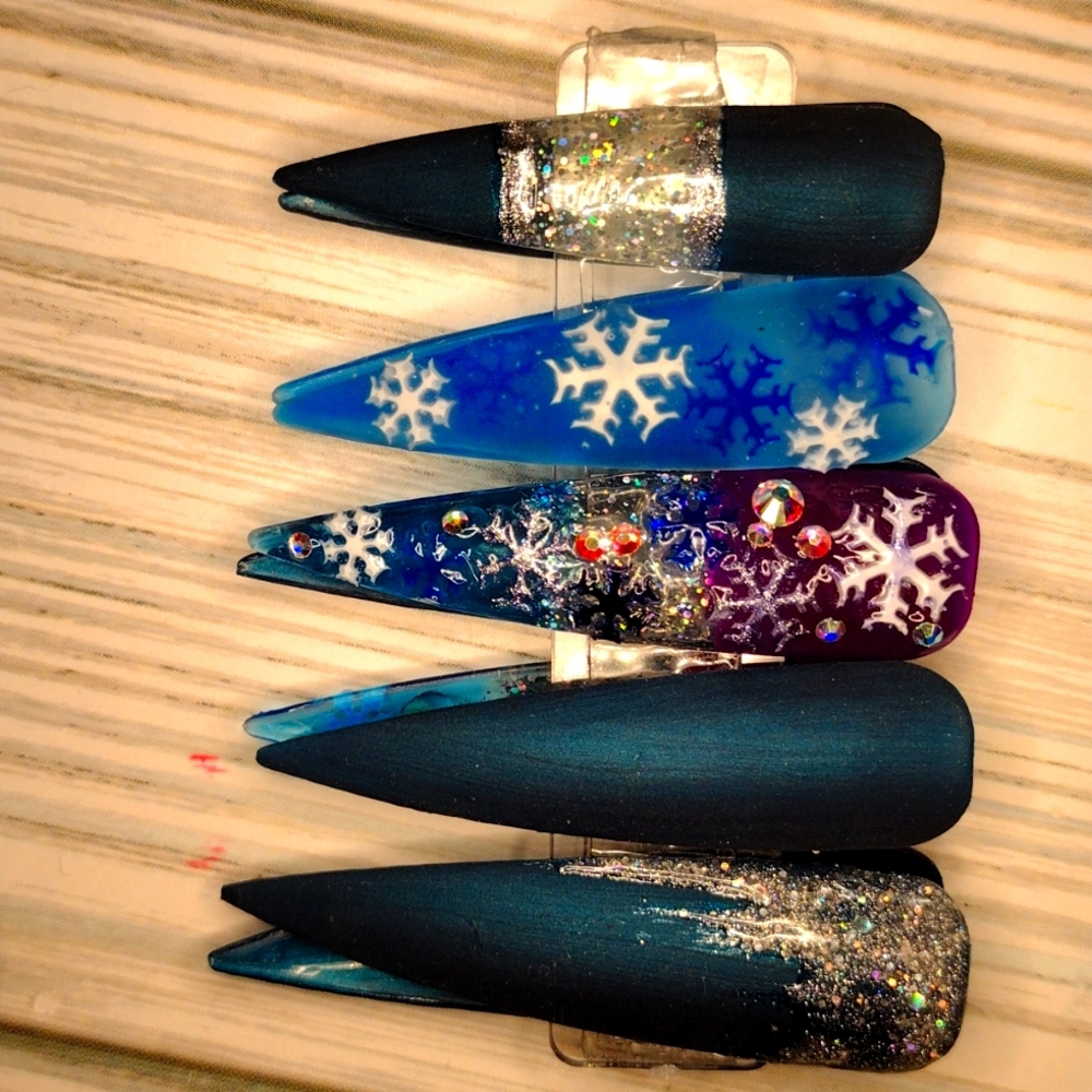 Press on nails